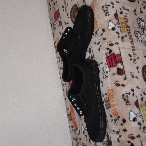 NWOT Black Daheny Classic Vans Men's Size 9 - Picture 2 of 5